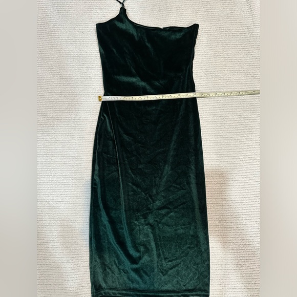 Rosedress Green Velvet mini body hugging dress, one shoulder strap, Size Med NWT - Picture 6 of 12